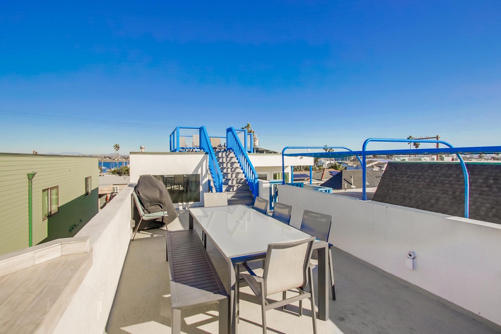 Virtual tour photo 54 of 73 for 3587 Ocean Front Walk