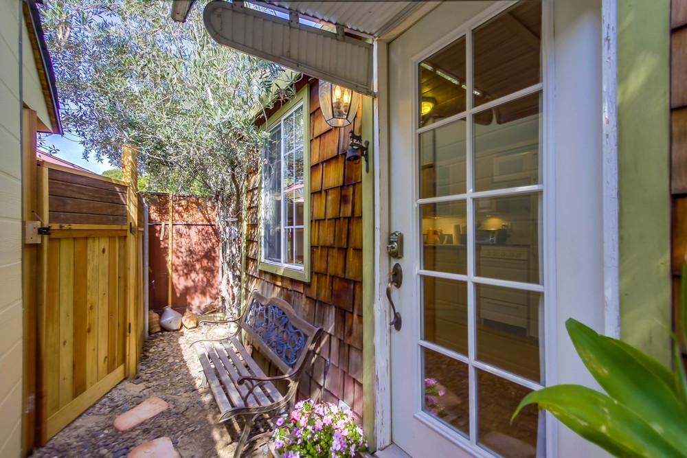 Virtual tour photo 6 of 58 for 3591 Dwight St