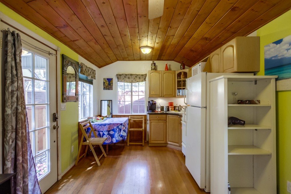 Virtual tour photo 10 of 58 for 3591 Dwight St
