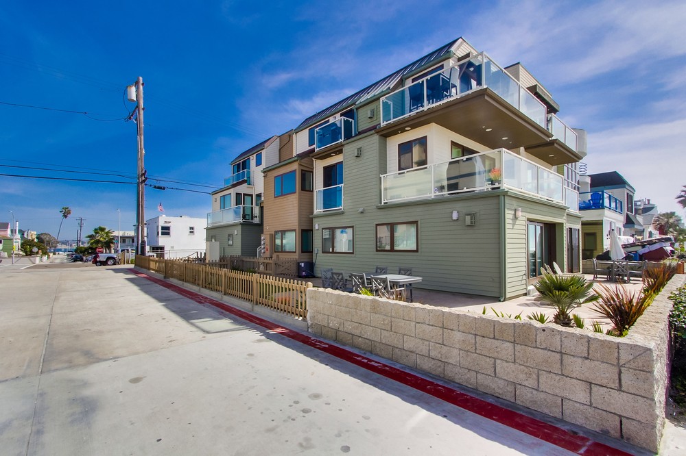 Virtual tour photo 5 of 78 for 3595 Ocean Front Walk