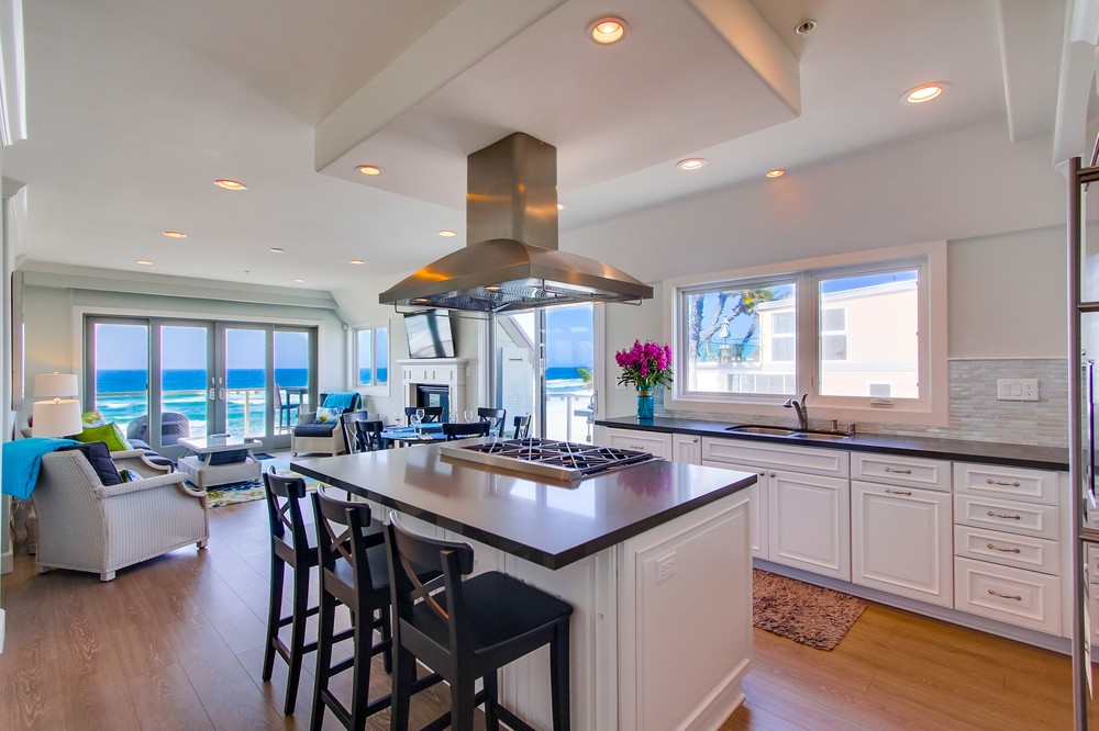 Virtual tour photo 8 of 78 for 3595 Ocean Front Walk
