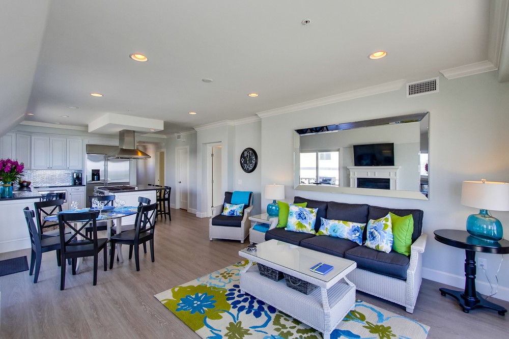 Virtual tour photo 13 of 78 for 3595 Ocean Front Walk