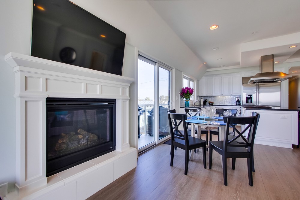 Virtual tour photo 14 of 78 for 3595 Ocean Front Walk