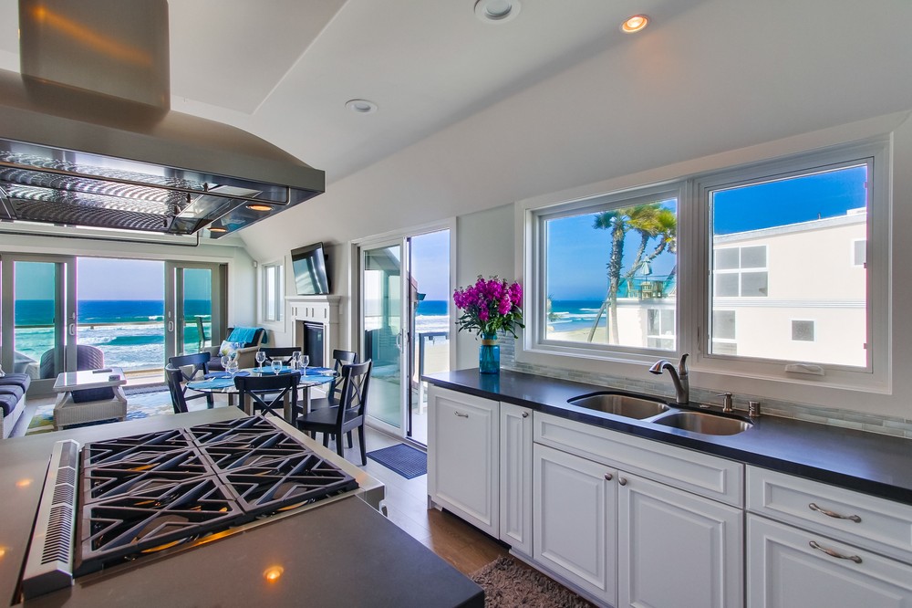 Virtual tour photo 19 of 78 for 3595 Ocean Front Walk