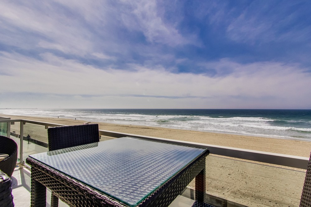 Virtual tour photo 27 of 78 for 3595 Ocean Front Walk