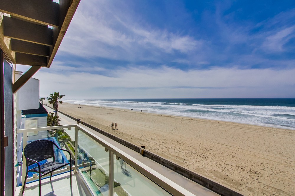 Virtual tour photo 41 of 78 for 3595 Ocean Front Walk
