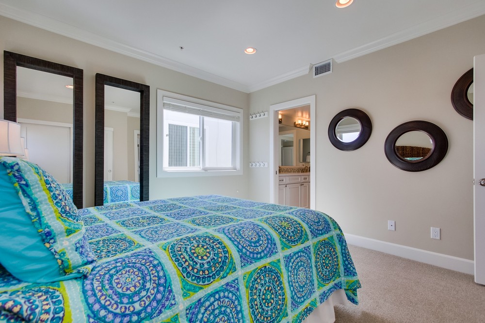 Virtual tour photo 51 of 78 for 3595 Ocean Front Walk