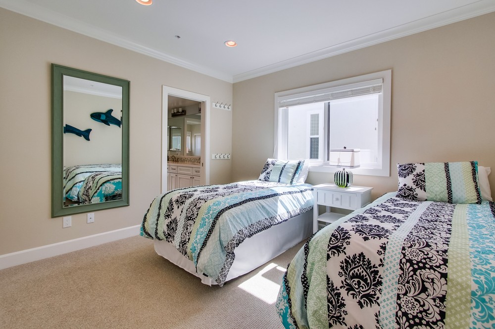 Virtual tour photo 56 of 78 for 3595 Ocean Front Walk