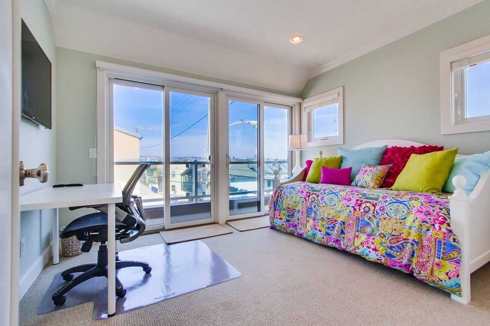 Virtual tour photo 58 of 78 for 3595 Ocean Front Walk