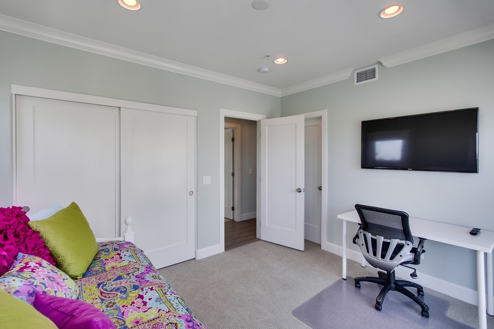 Virtual tour photo 59 of 78 for 3595 Ocean Front Walk