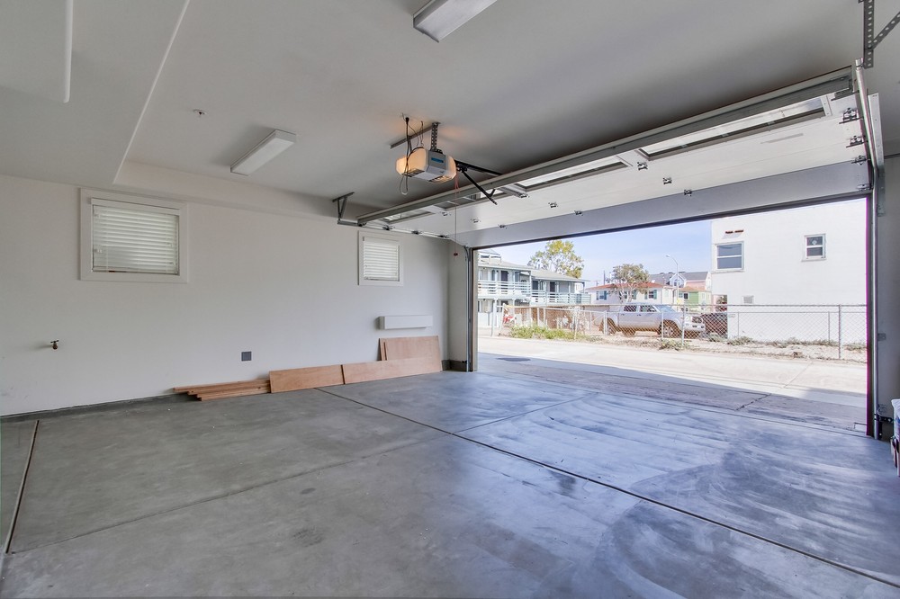 Virtual tour photo 75 of 78 for 3595 Ocean Front Walk