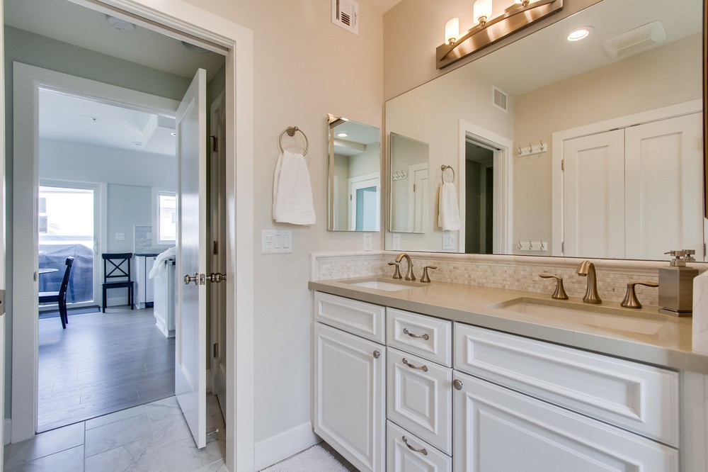 Virtual tour photo 49 of 78 for 3595 Ocean Front Walk