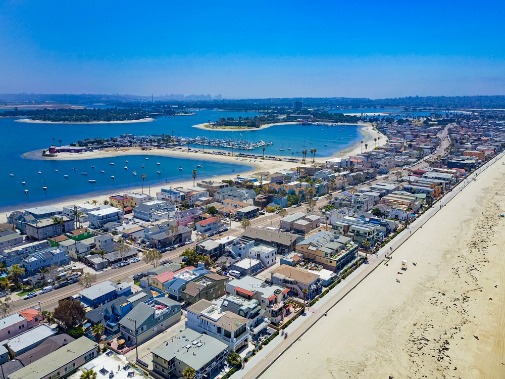 Virtual tour photo 18 of 24 for 3599 Mission Blvd #2