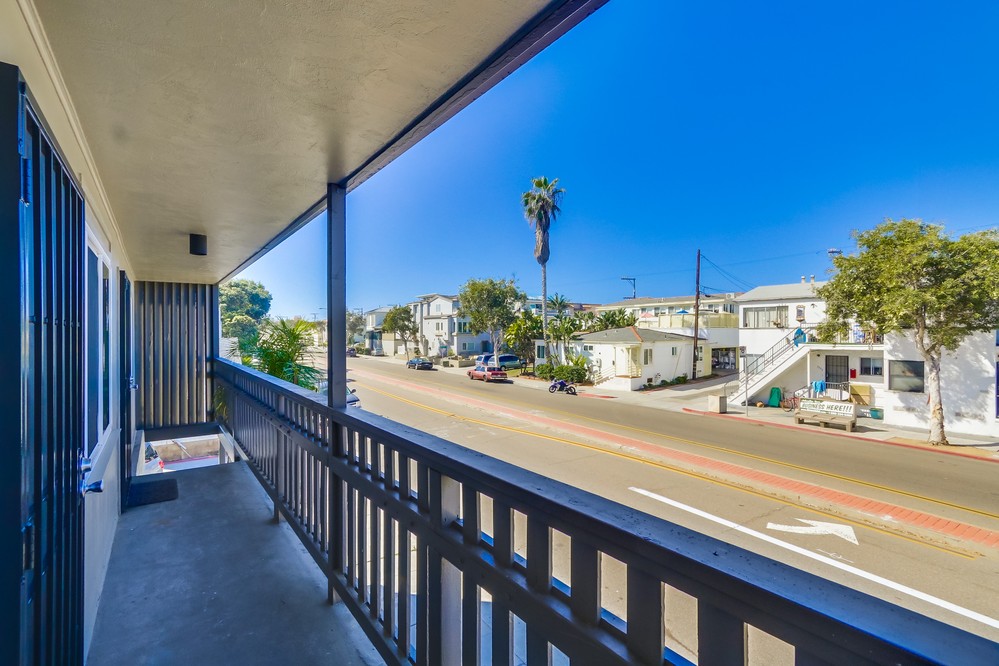 Virtual tour photo 7 of 38 for 3599 Mission Blvd #2