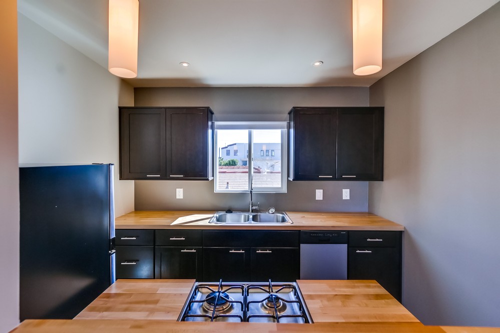 Virtual tour photo 19 of 38 for 3599 Mission Blvd #2