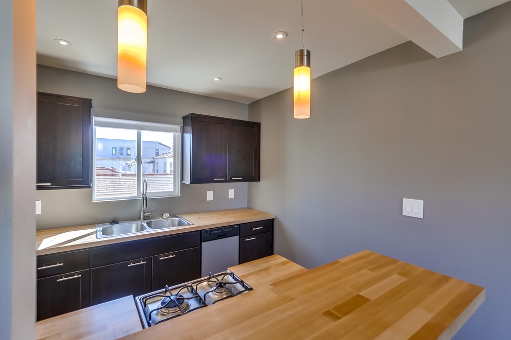 Virtual tour photo 20 of 38 for 3599 Mission Blvd #2
