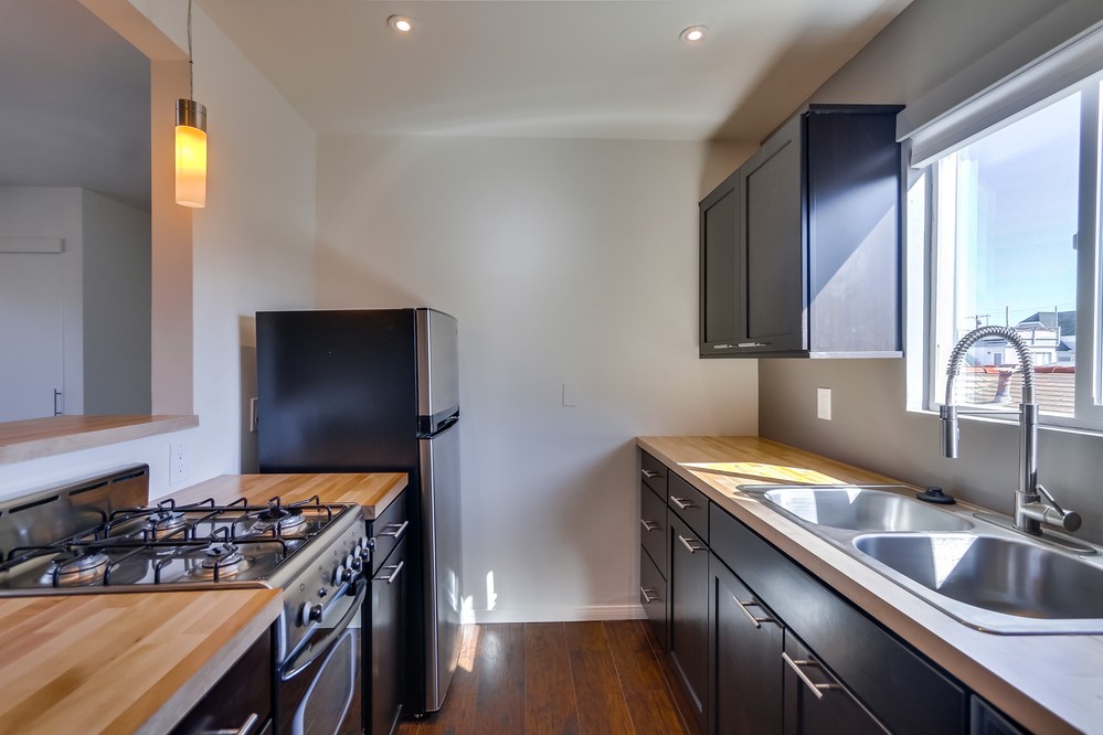 Virtual tour photo 22 of 38 for 3599 Mission Blvd #2