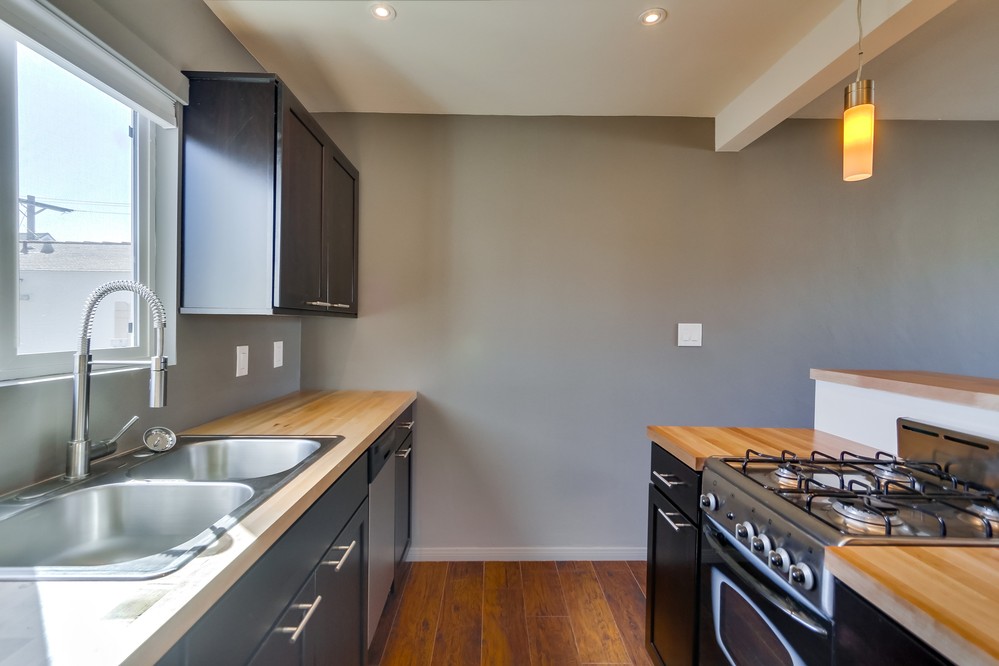 Virtual tour photo 23 of 38 for 3599 Mission Blvd #2