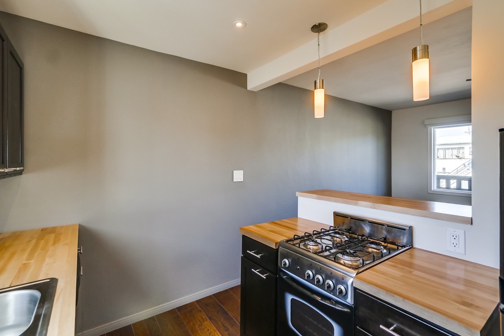 Virtual tour photo 25 of 38 for 3599 Mission Blvd #2