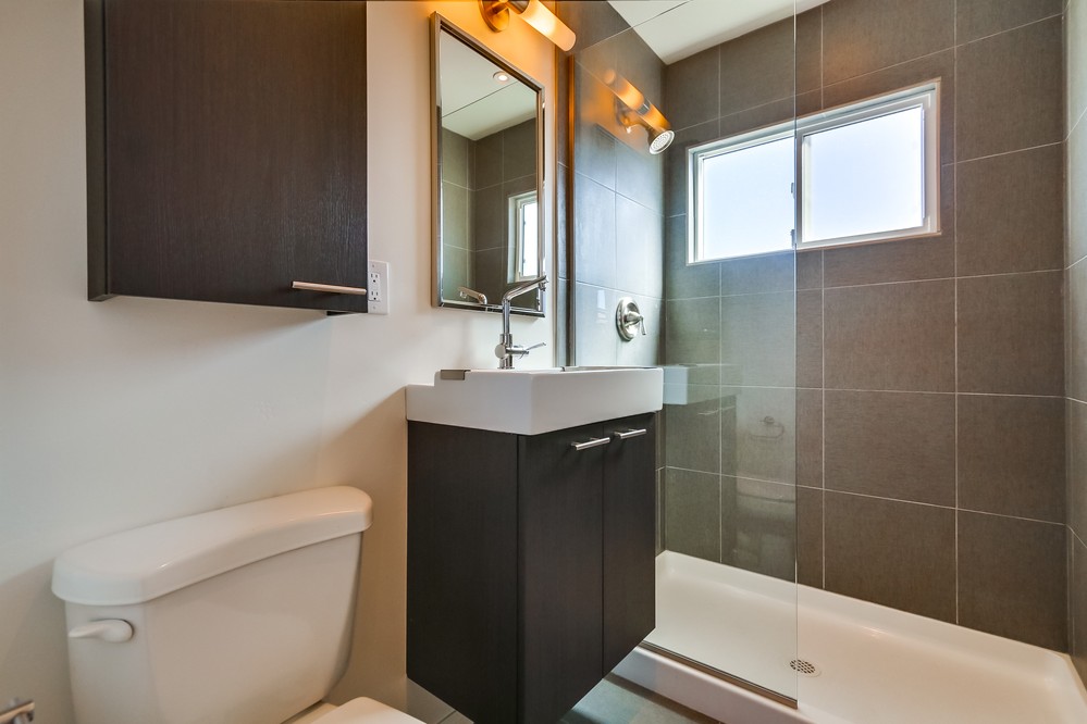 Virtual tour photo 26 of 38 for 3599 Mission Blvd #2