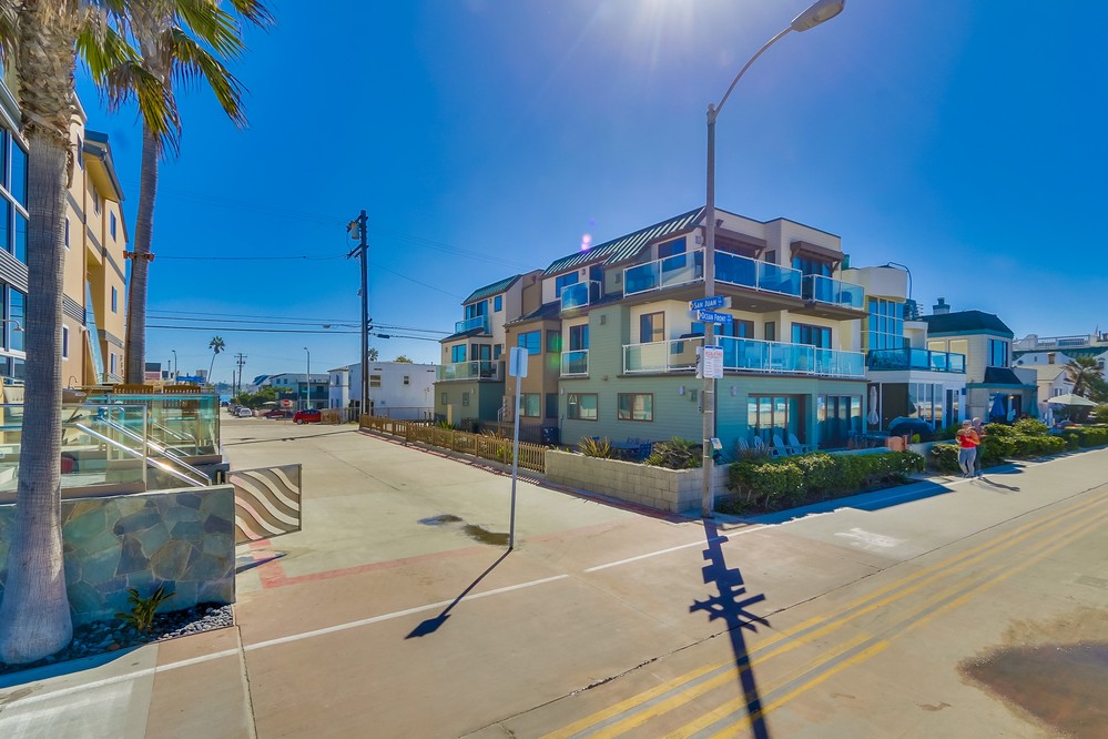 Virtual tour photo 35 of 38 for 3599 Mission Blvd #2