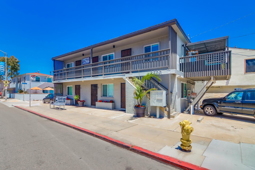 Virtual tour photo 3 of 27 for 3599 Mission Blvd #3