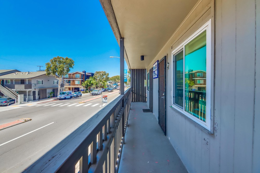 Virtual tour photo 5 of 27 for 3599 Mission Blvd #3