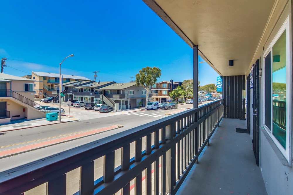 Virtual tour photo 6 of 27 for 3599 Mission Blvd #3