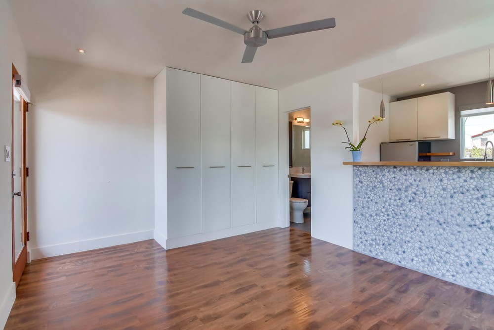 Virtual tour photo 14 of 27 for 3599 Mission Blvd #3