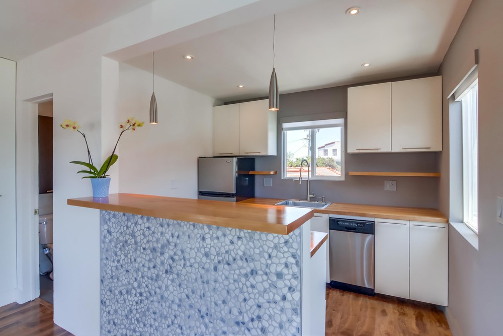 Virtual tour photo 15 of 27 for 3599 Mission Blvd #3