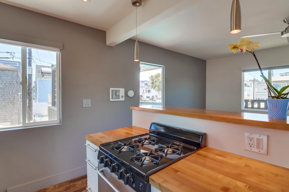 Virtual tour photo 20 of 27 for 3599 Mission Blvd #3