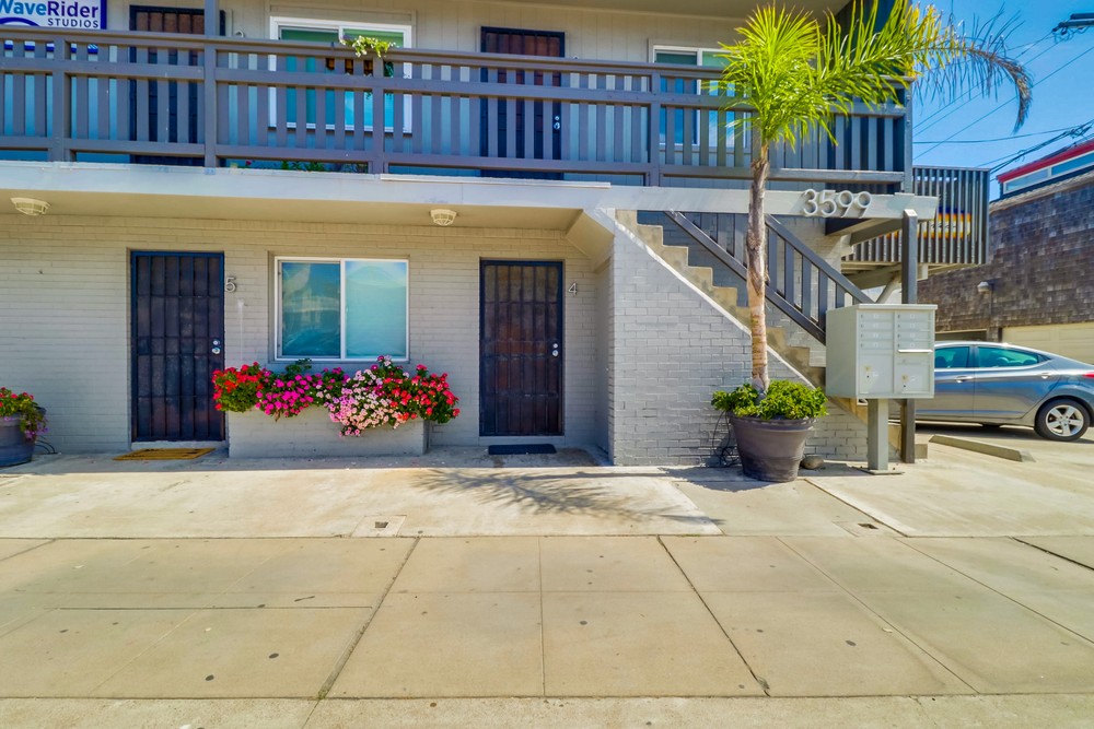 Virtual tour photo 5 of 27 for 3599 Mission Blvd #4