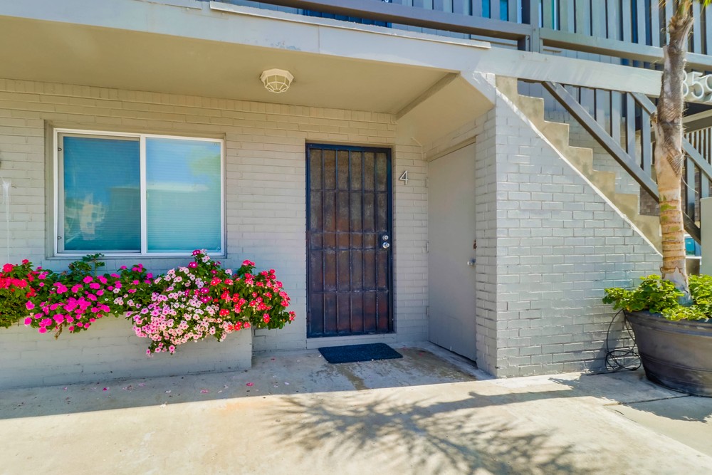 Virtual tour photo 6 of 27 for 3599 Mission Blvd #4