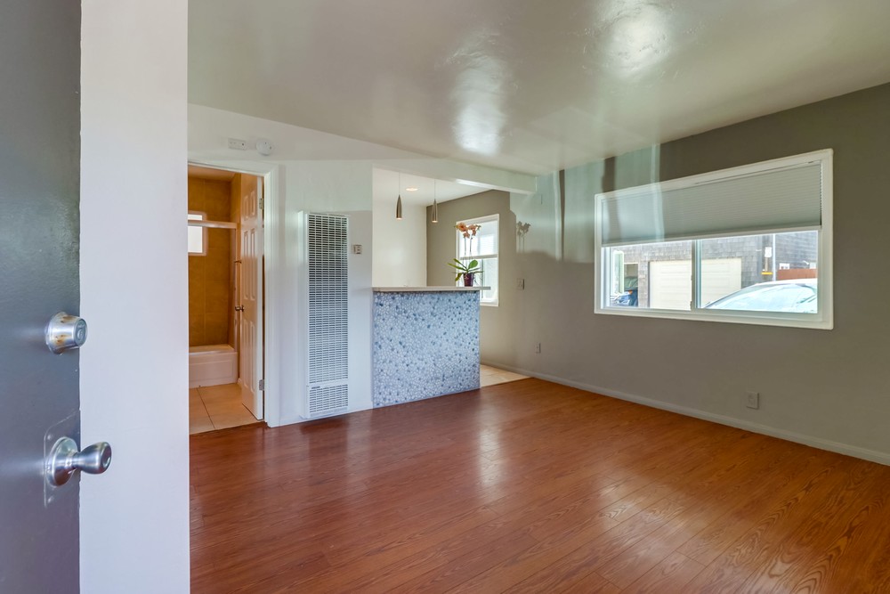 Virtual tour photo 7 of 27 for 3599 Mission Blvd #4