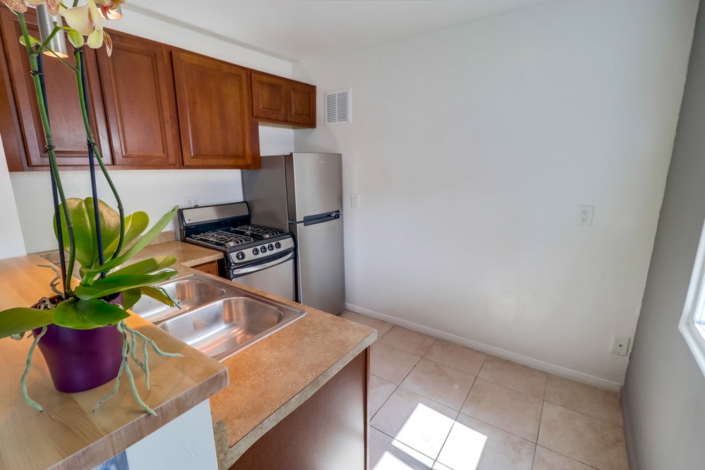 Virtual tour photo 14 of 27 for 3599 Mission Blvd #4