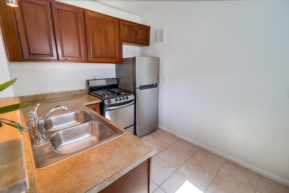 Virtual tour photo 15 of 27 for 3599 Mission Blvd #4