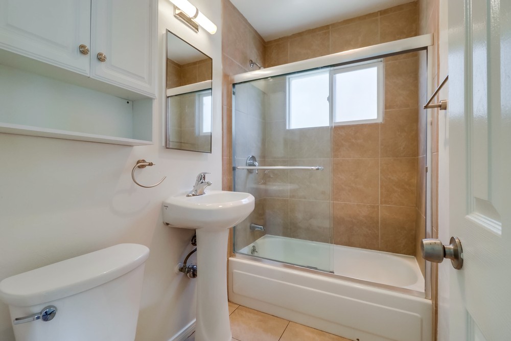 Virtual tour photo 19 of 27 for 3599 Mission Blvd #4