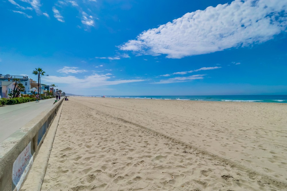 Virtual tour photo 22 of 27 for 3599 Mission Blvd #4