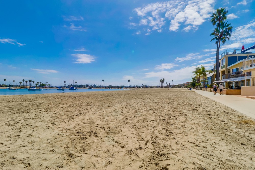 Virtual tour photo 23 of 27 for 3599 Mission Blvd #4