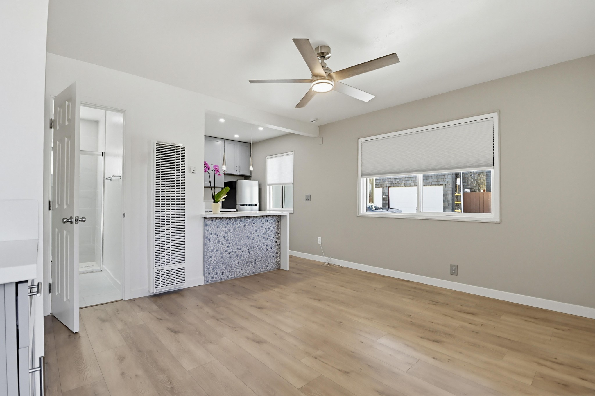 Virtual tour photo 6 of 26 for 3599 Mission Blvd #4