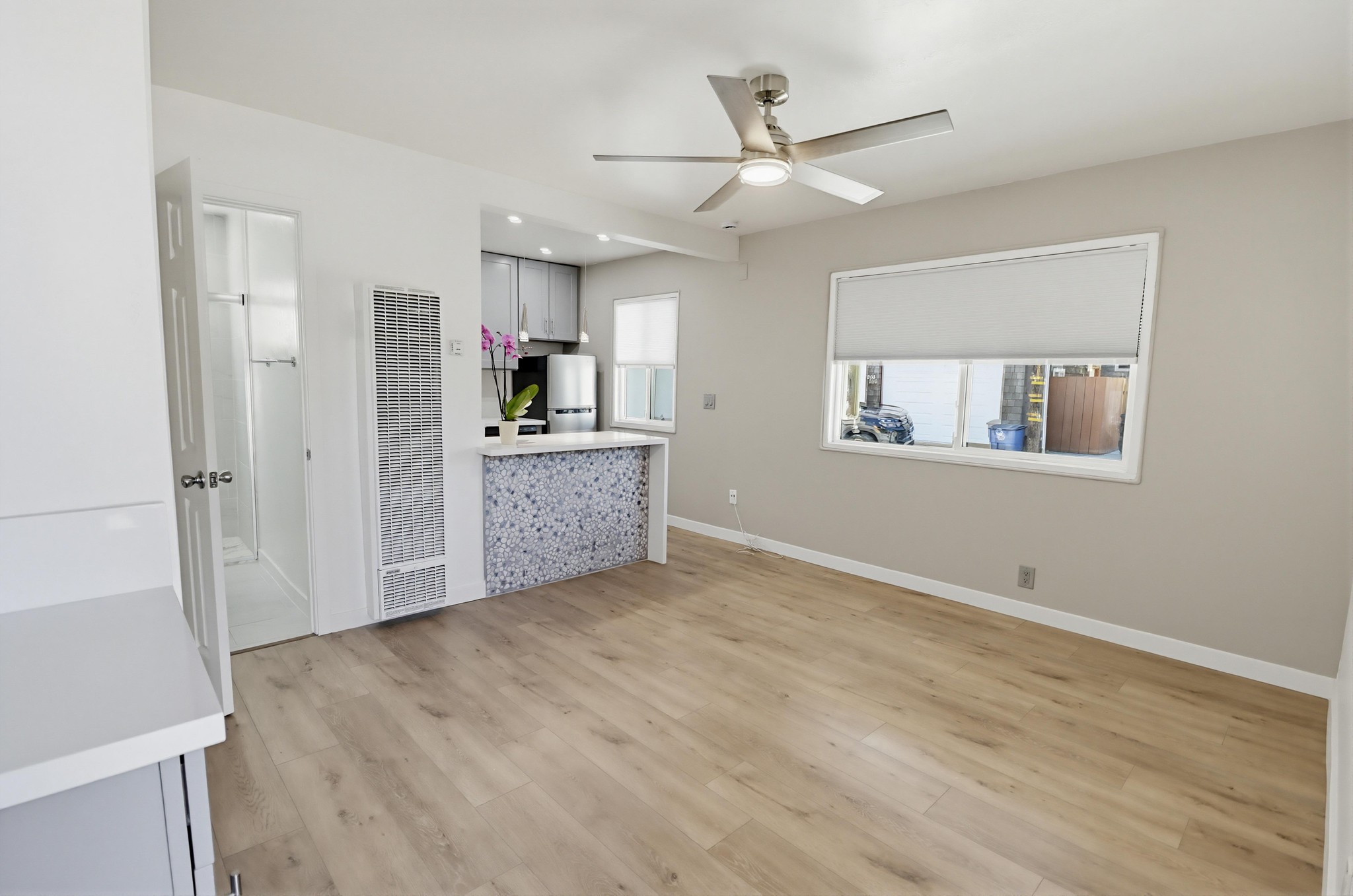 Virtual tour photo 7 of 26 for 3599 Mission Blvd #4