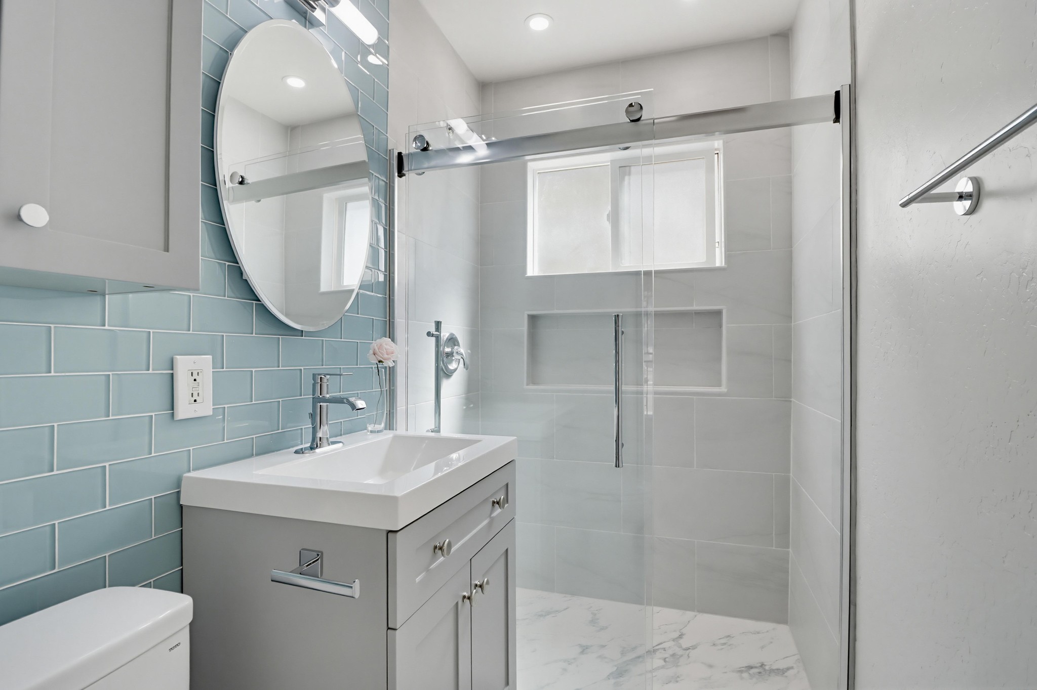 Virtual tour photo 18 of 26 for 3599 Mission Blvd #4