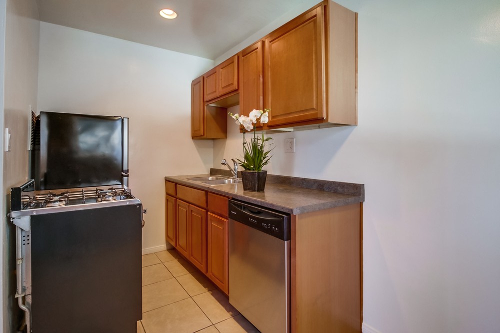 Virtual tour photo 10 of 22 for 3600 Mission Blvd #1