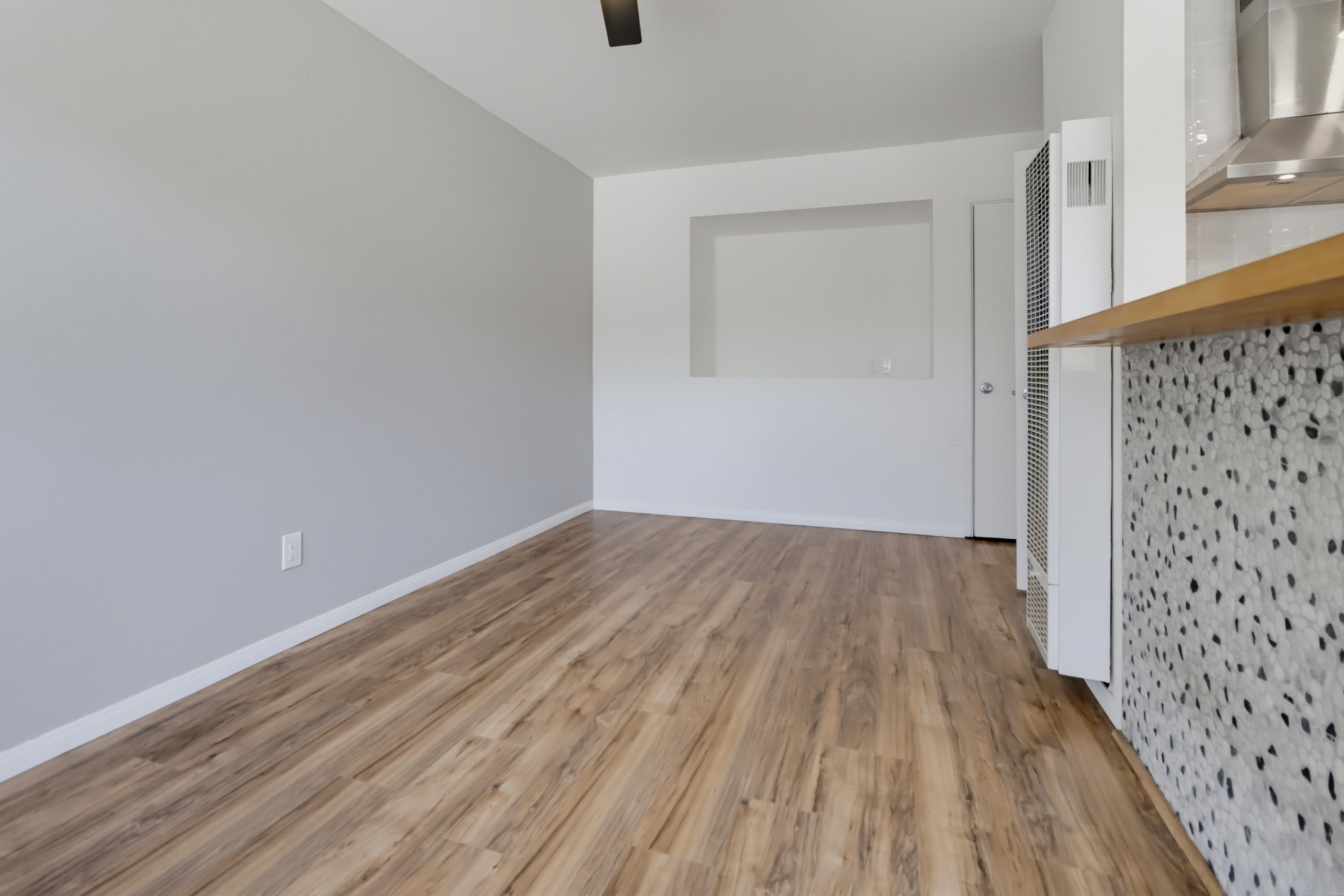 Virtual tour photo 9 of 39 for 3600 Mission Blvd #10
