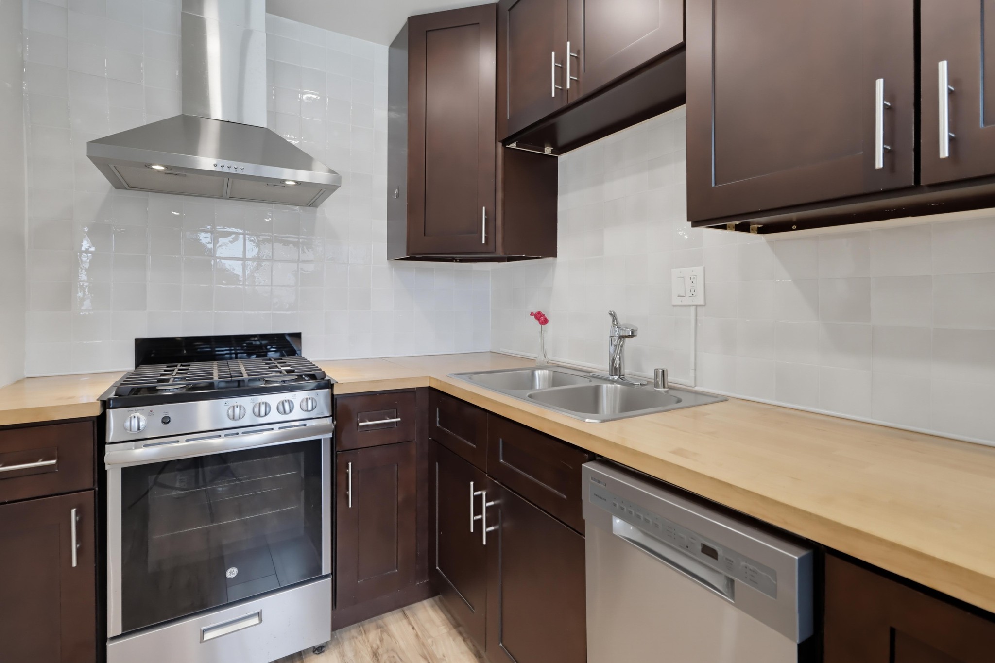 Virtual tour photo 15 of 39 for 3600 Mission Blvd #10