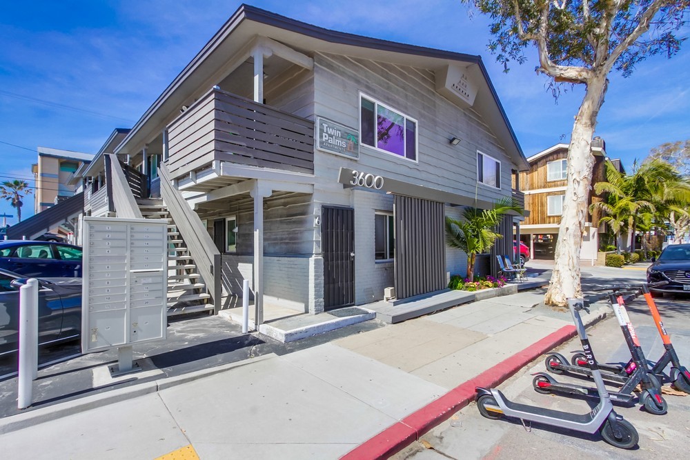 Virtual tour photo 3 of 28 for 3600 Mission Blvd #12
