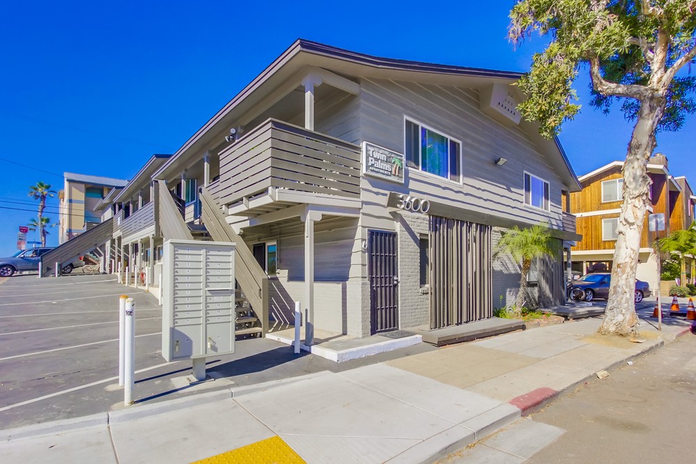 Virtual tour photo 4 of 24 for 3600 Mission Blvd #14