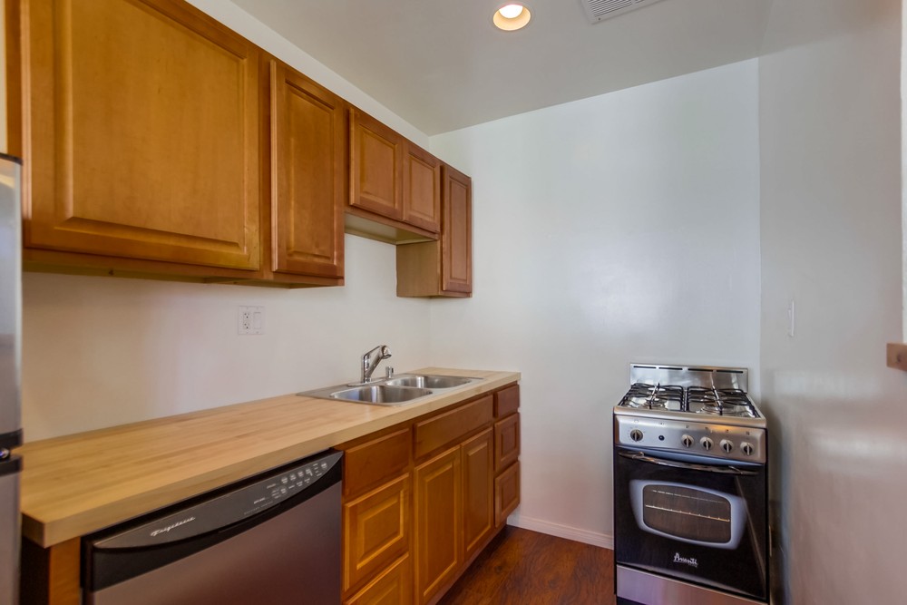 Virtual tour photo 12 of 24 for 3600 Mission Blvd #14