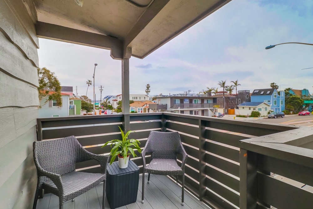 Virtual tour photo 21 of 24 for 3600 Mission Blvd #16