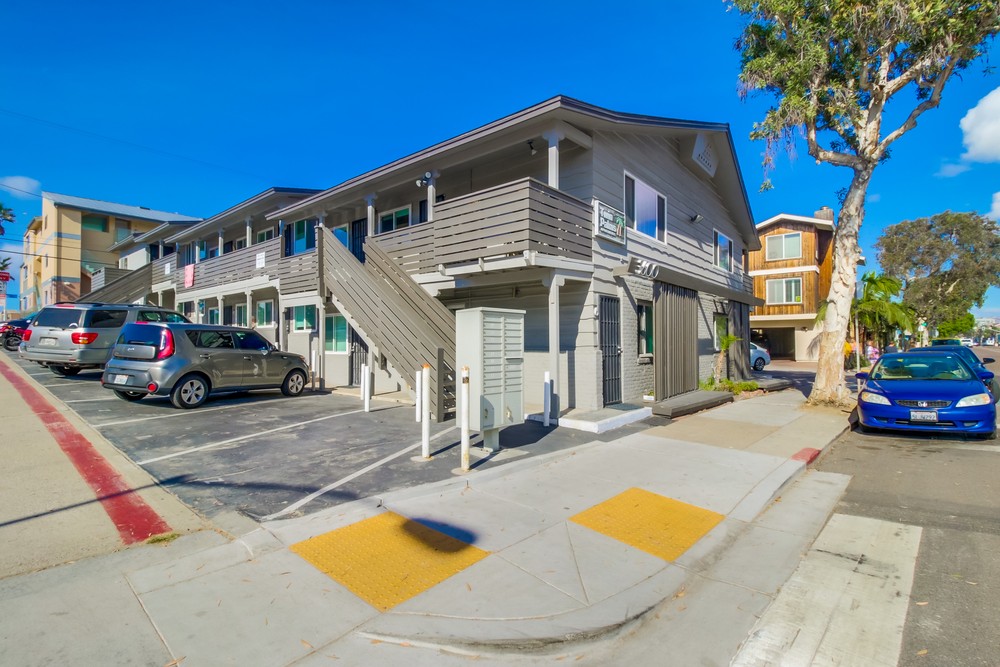 Virtual tour photo 3 of 29 for 3600 Mission Blvd #17